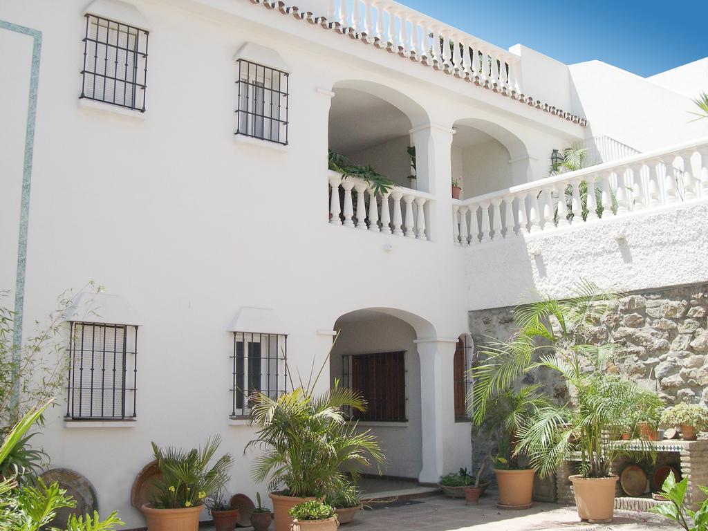 Apartamentos Turisticos La Mundial Malaga Exterior photo