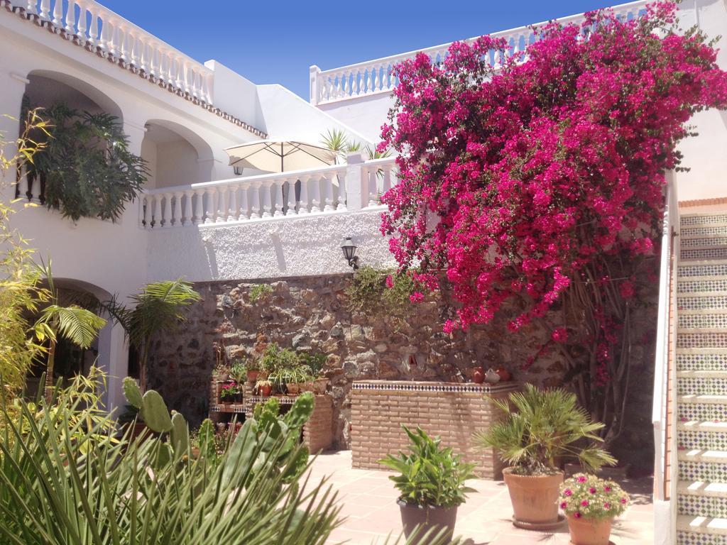 Apartamentos Turisticos La Mundial Malaga Exterior photo