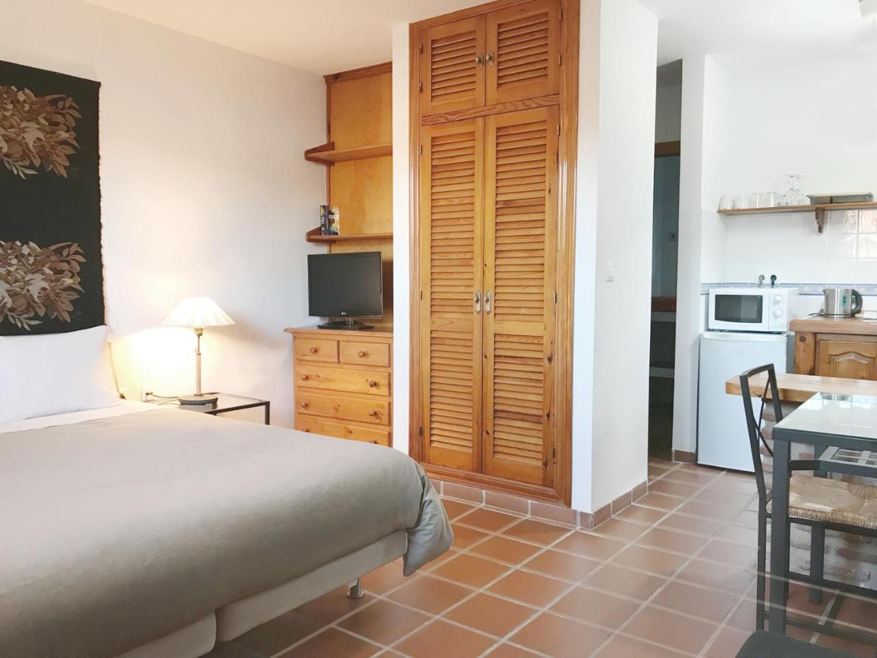 Apartamentos Turisticos La Mundial Malaga Exterior photo